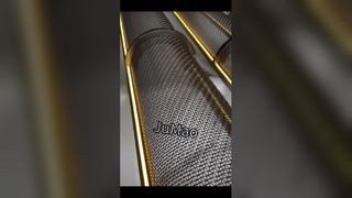 Solutions d'écran en métal personnalisées en maille architecturale violette