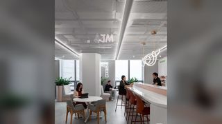 Treillis métallique architectural personnalisé pour armoires et intérieurs