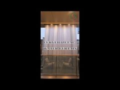 Rideau d'eau utilisé dans le hall de l'hôtel