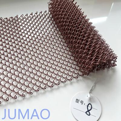 Les rideaux en treillis métalliques à l'intérieur des restaurants offrent une cloison élégante et pratique